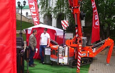 Выставка в Екатеринбурге "Дерево+Дом. Коттедж. Дача"